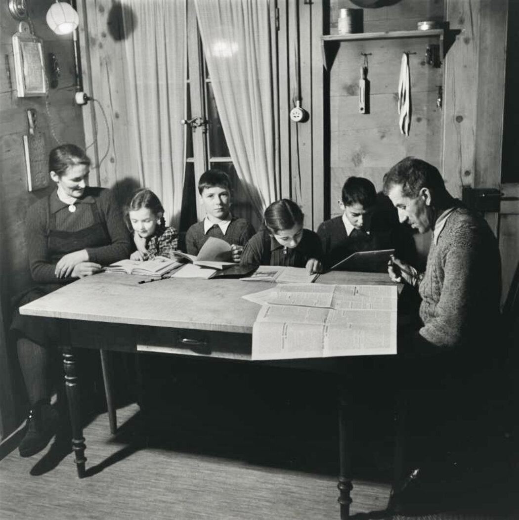Lehrerfamilie im Diemtigtal ca. 1930